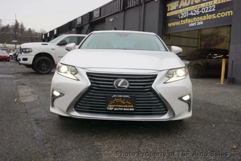 2018 Lexus ES 6th Gen - Image 2 of 12