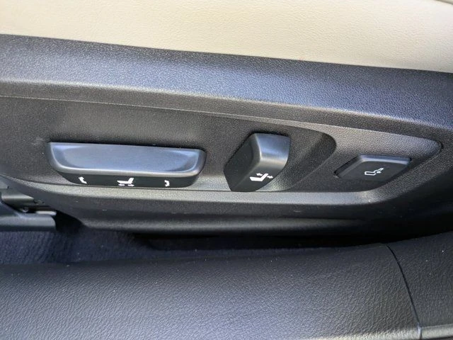 2018 Lexus ES 6th Gen - Image 19 of 21