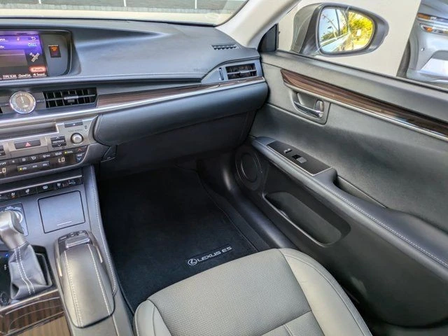 2018 Lexus ES 6th Gen - Image 13 of 21
