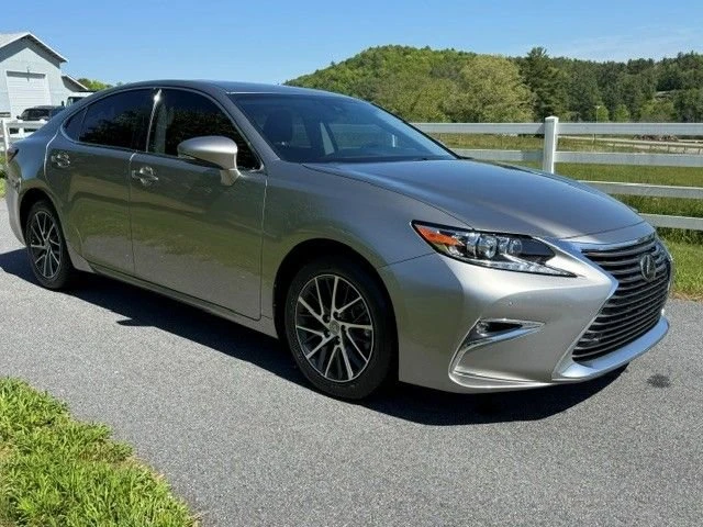 2018 Lexus ES 6th Gen - Image 10 of 19
