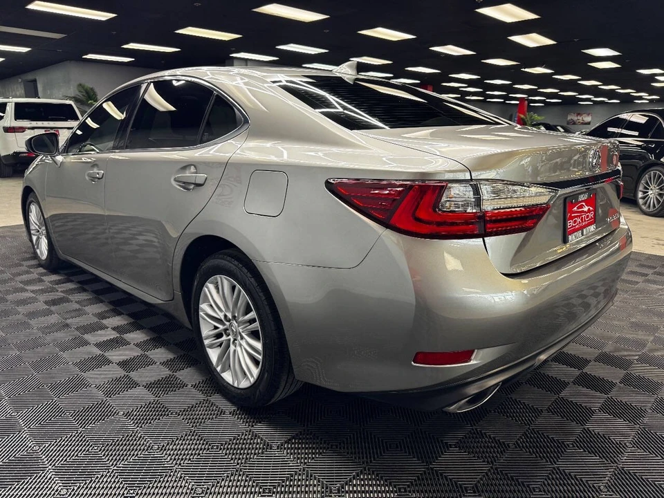 2018 Lexus ES 6th Gen - Image 9 of 12