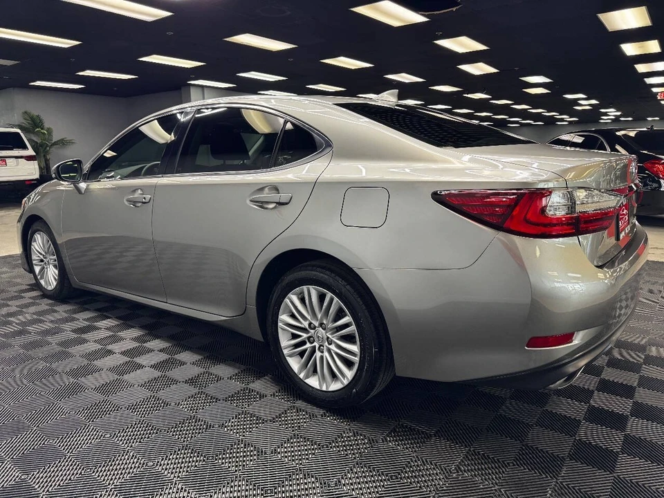 2018 Lexus ES 6th Gen - Image 8 of 21