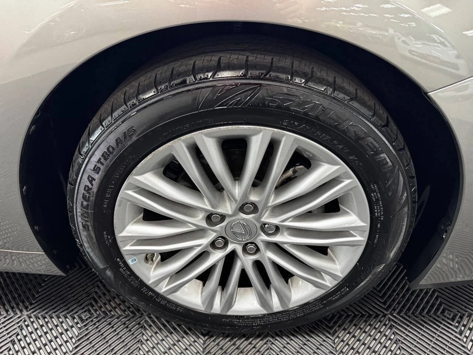 2018 Lexus ES 6th Gen - Image 16 of 21