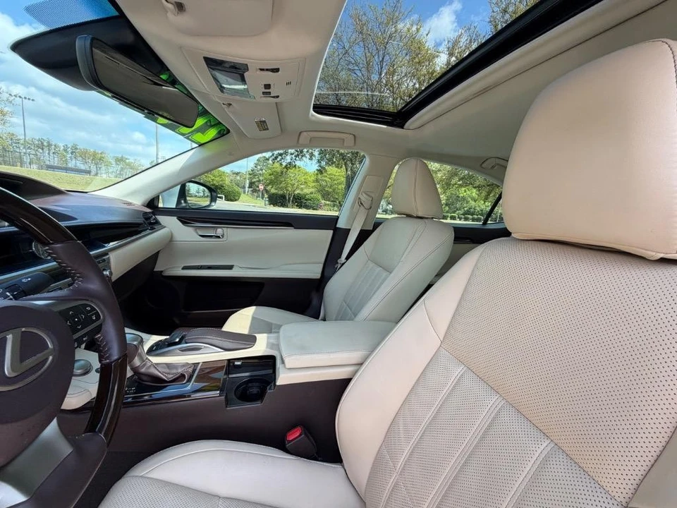 2018 Lexus ES 6th Gen - Image 9 of 21