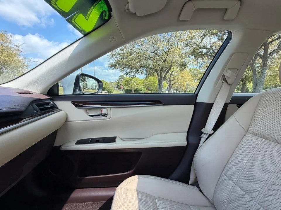 2018 Lexus ES 6th Gen - Image 21 of 21