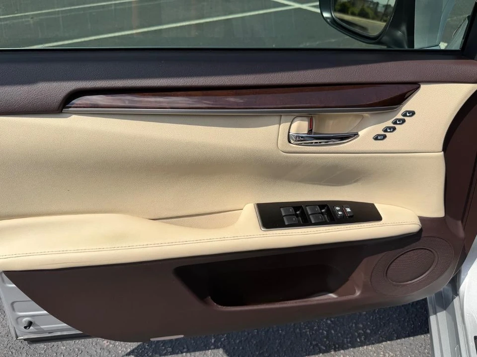 2018 Lexus ES 6th Gen - Image 5 of 21