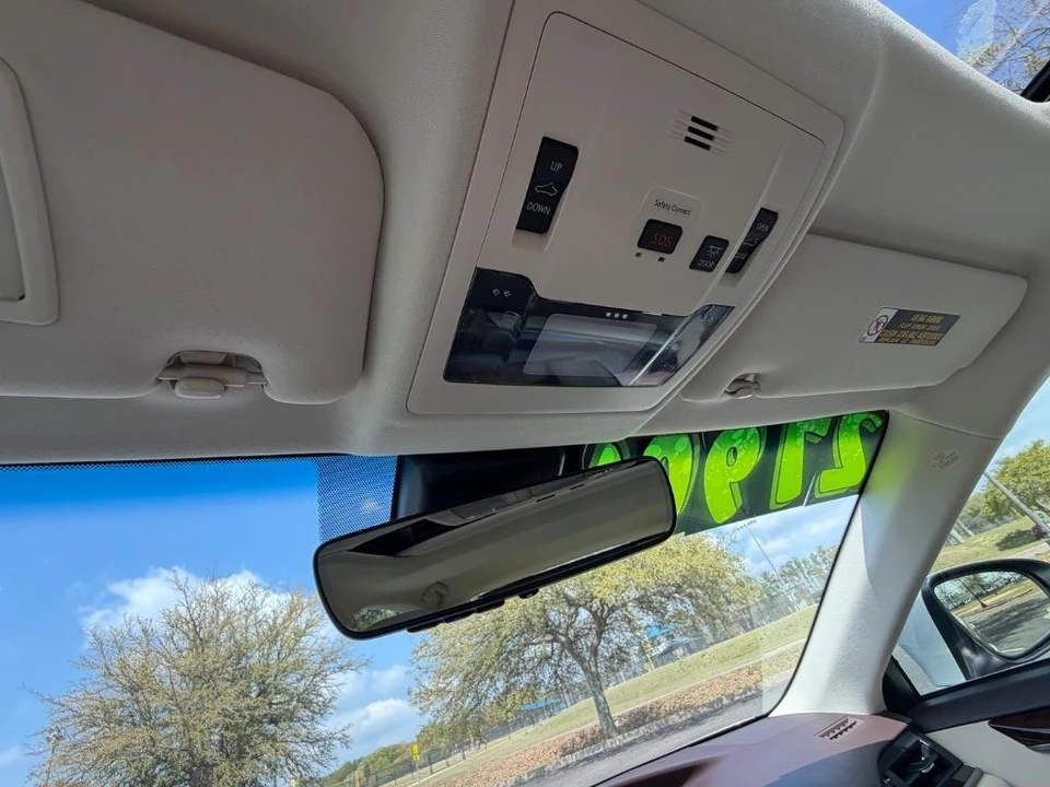 2018 Lexus ES 6th Gen - Image 19 of 21