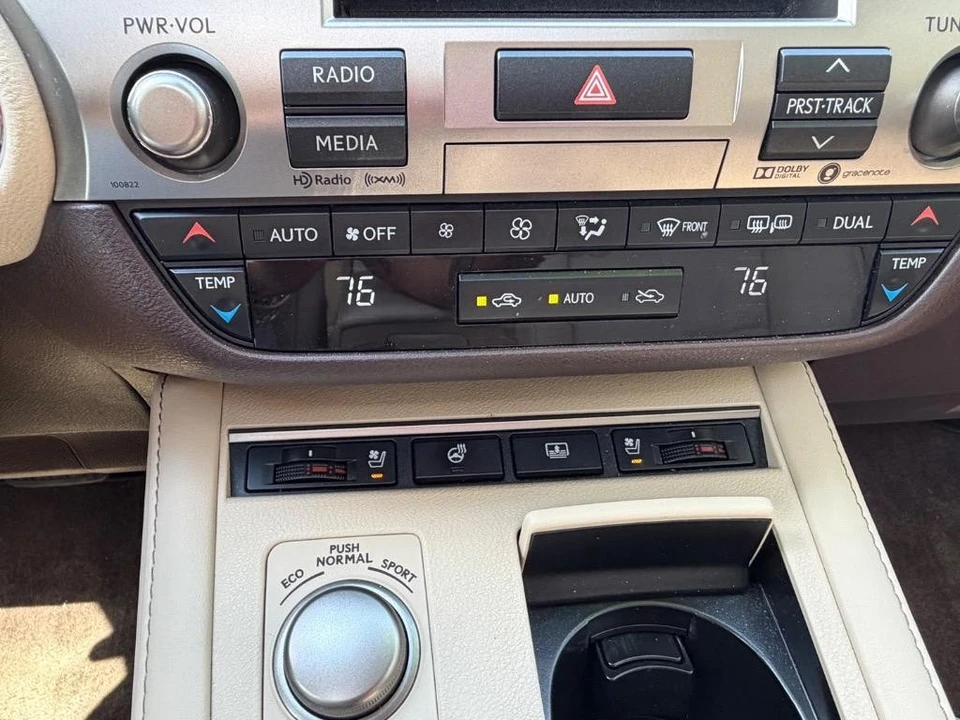 2018 Lexus ES 6th Gen - Image 16 of 21