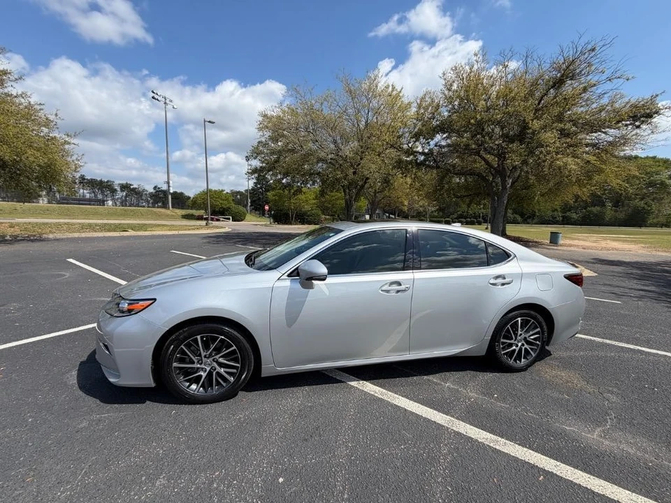 2018 Lexus ES 6th Gen - Image 2 of 21