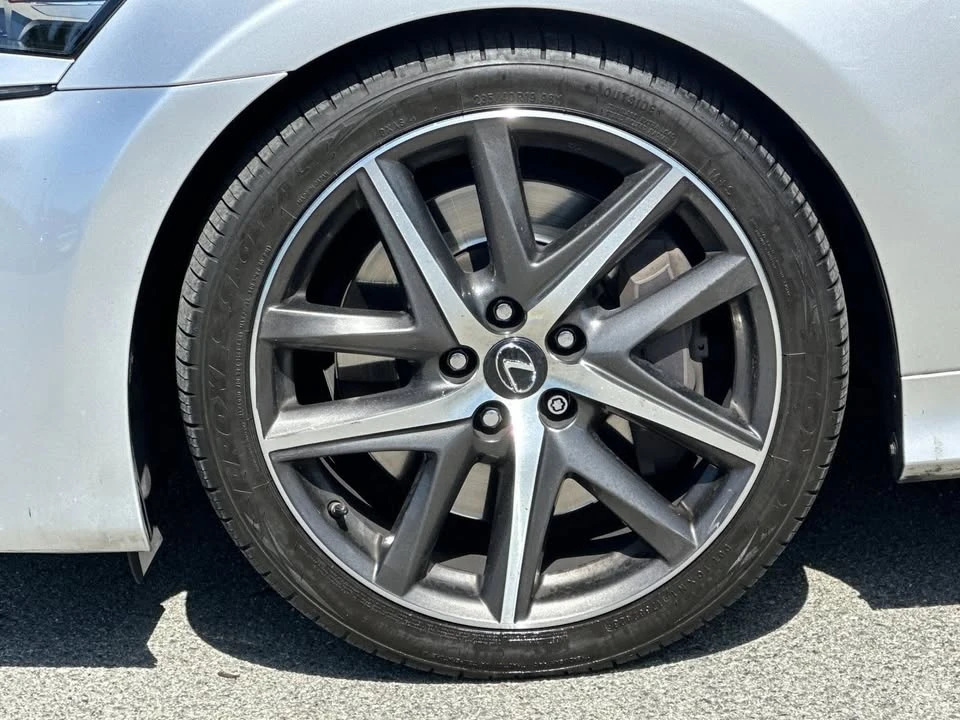 2018 Lexus GS 4th Gen - Image 19 of 20