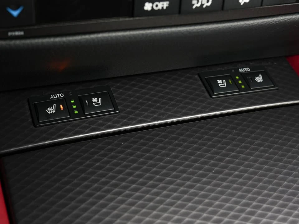 2018 Lexus GS 4th Gen - Image 19 of 20