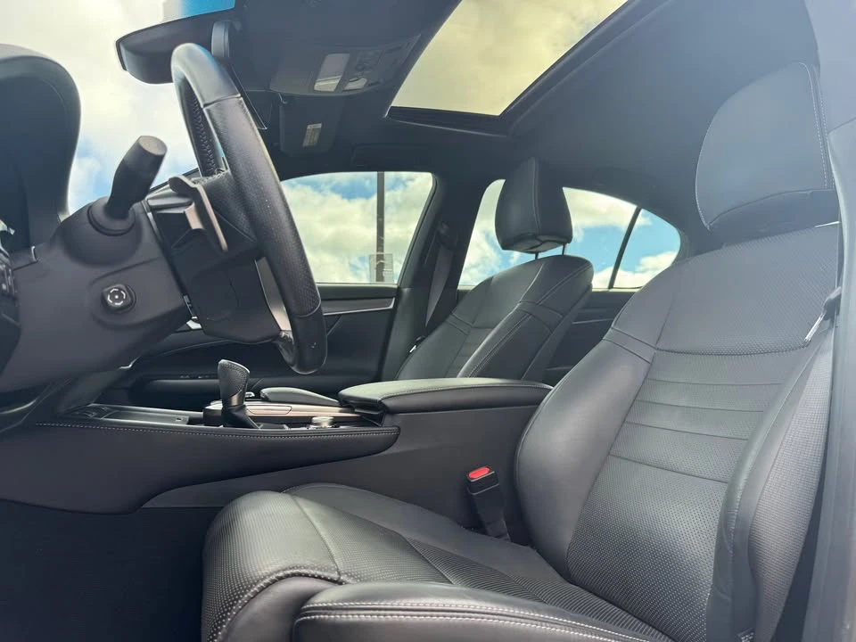 2018 Lexus GS 4th Gen - Image 13 of 20