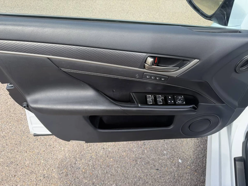 2018 Lexus GS 4th Gen - Image 12 of 24