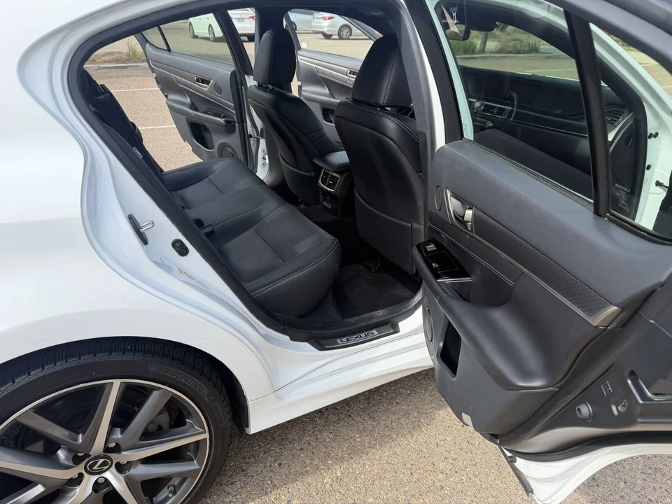 2018 Lexus GS 4th Gen - Image 15 of 24