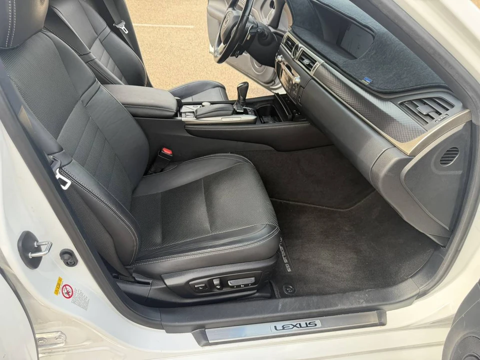2018 Lexus GS 4th Gen - Image 14 of 24