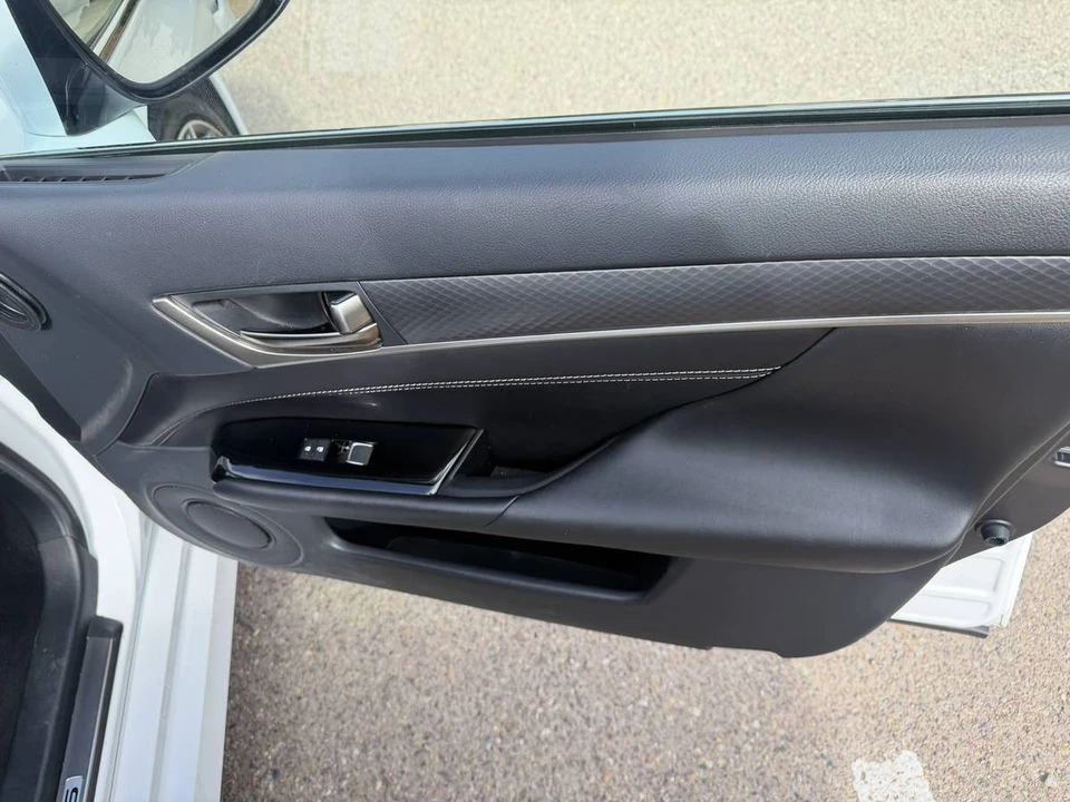 2018 Lexus GS 4th Gen - Image 13 of 24