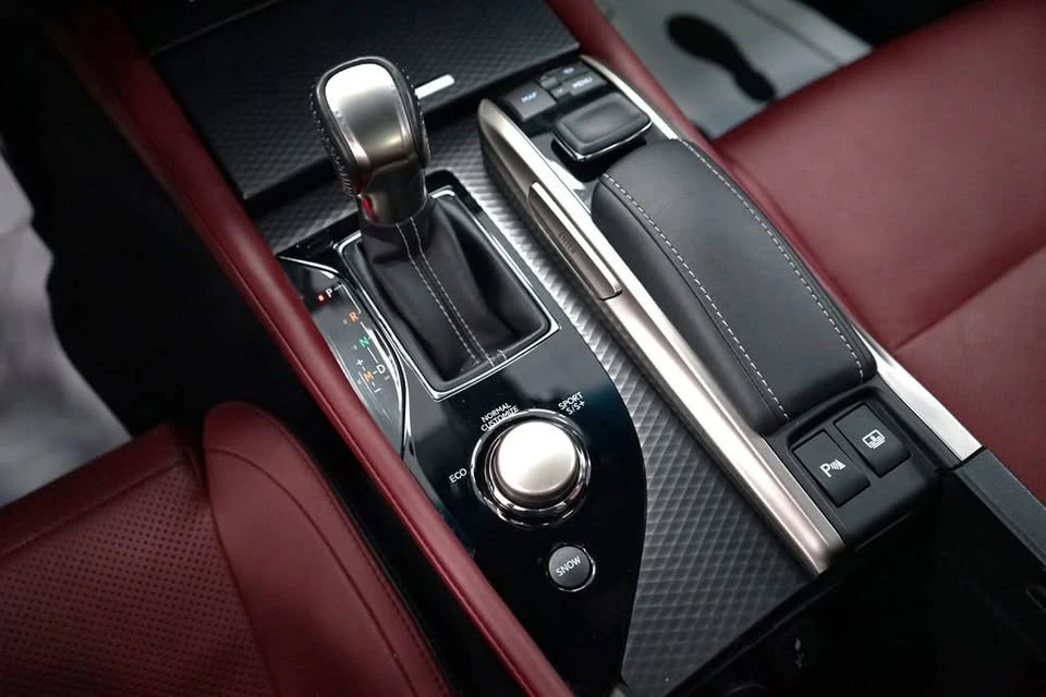 2018 Lexus GS 4th Gen - Image 18 of 20
