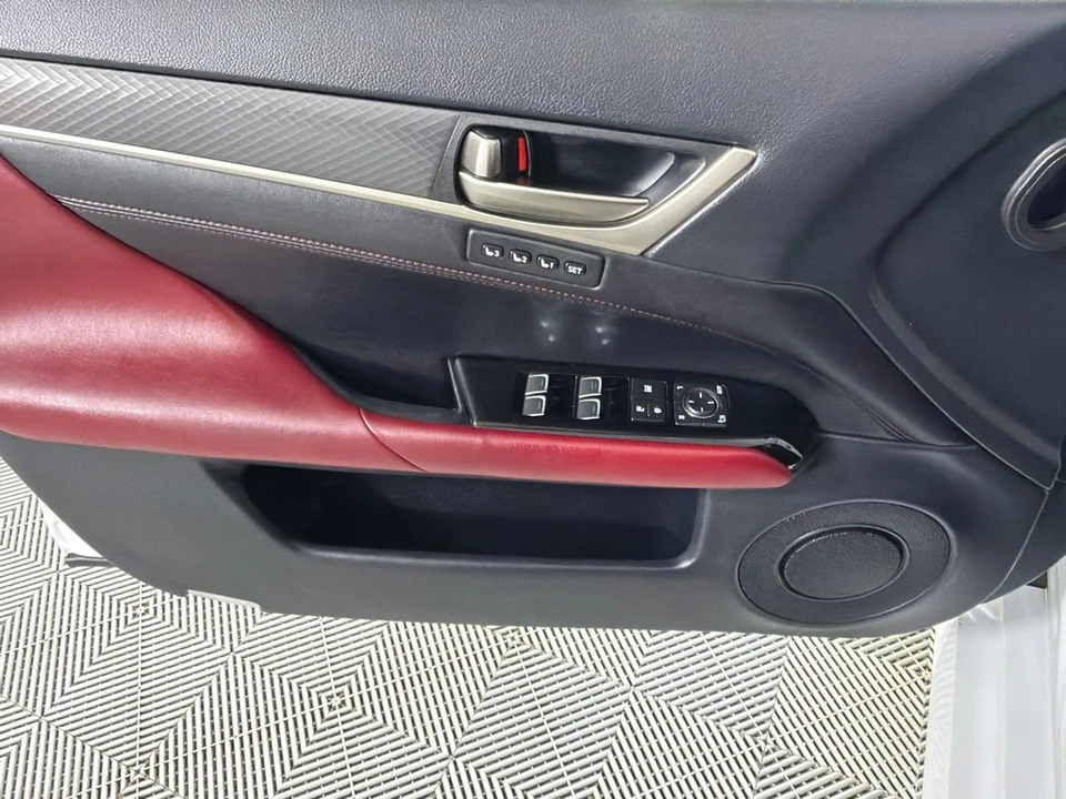 2018 Lexus GS 4th Gen - Image 11 of 27