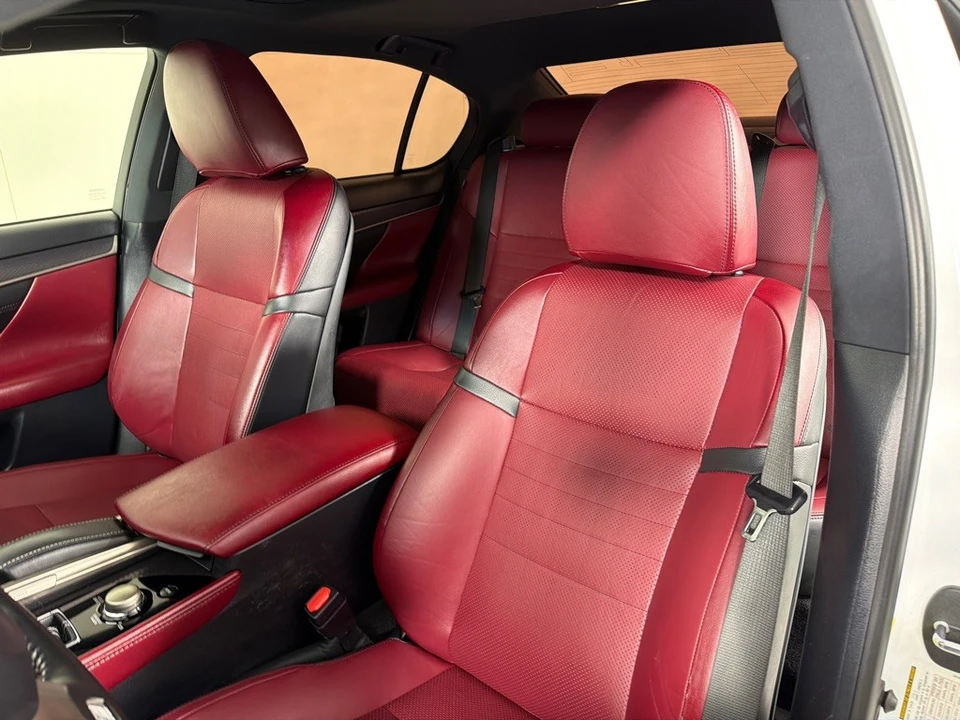 2018 Lexus GS 4th Gen - Image 13 of 27