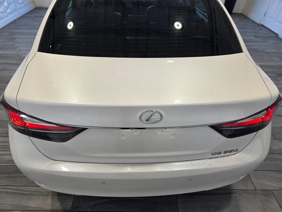 2018 Lexus GS 4th Gen - Image 11 of 31