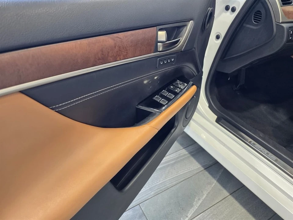 2018 Lexus GS 4th Gen - Image 16 of 31