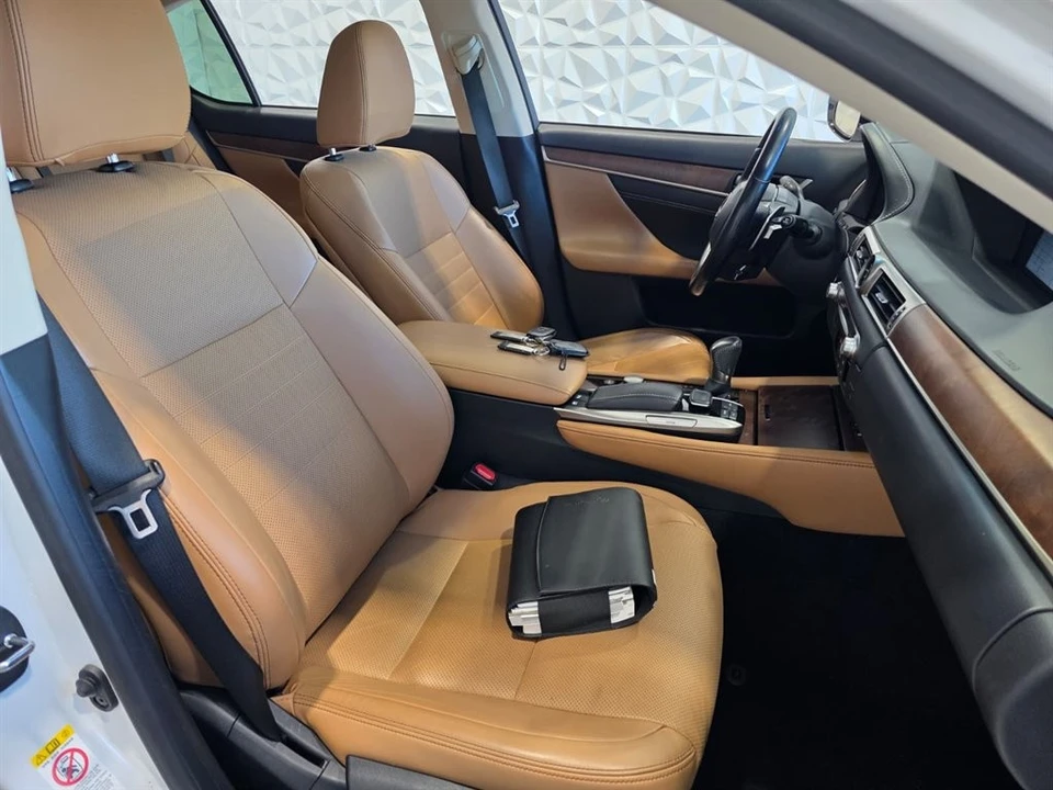 2018 Lexus GS 4th Gen - Image 29 of 31