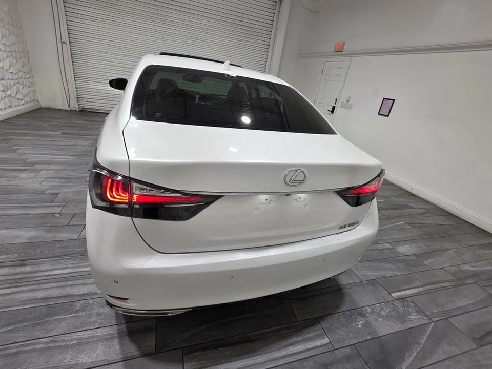 2018 Lexus GS 4th Gen - Image 26 of 31