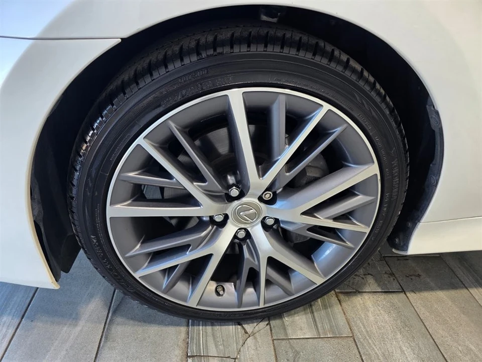 2018 Lexus GS 4th Gen - Image 9 of 31