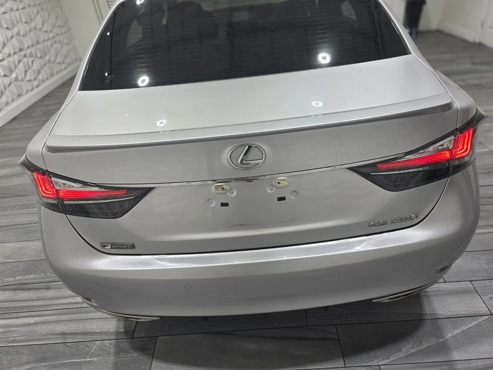 2018 Lexus GS 4th Gen - Image 12 of 27