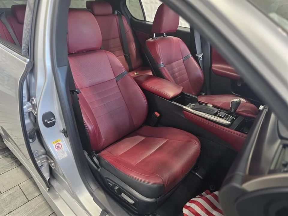 2018 Lexus GS 4th Gen - Image 17 of 21