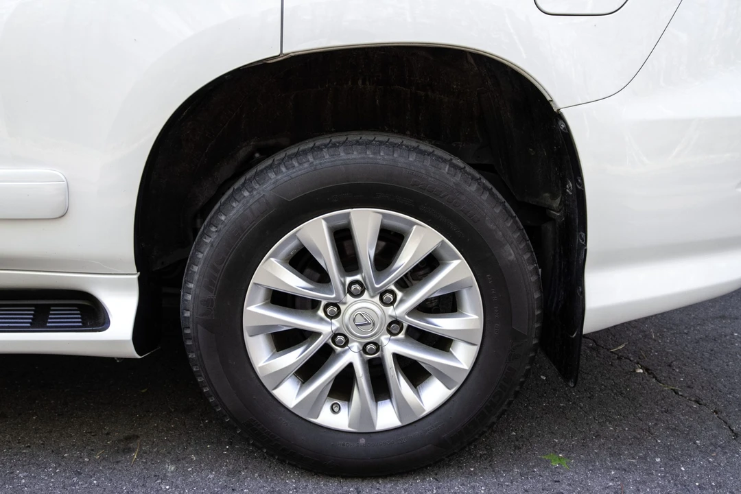 2018 Lexus GX 2nd Gen - Image 23 of 31