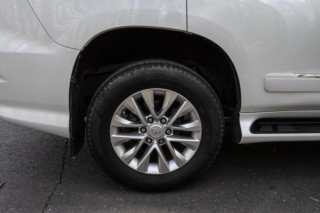 2018 Lexus GX 2nd Gen - Image 26 of 31