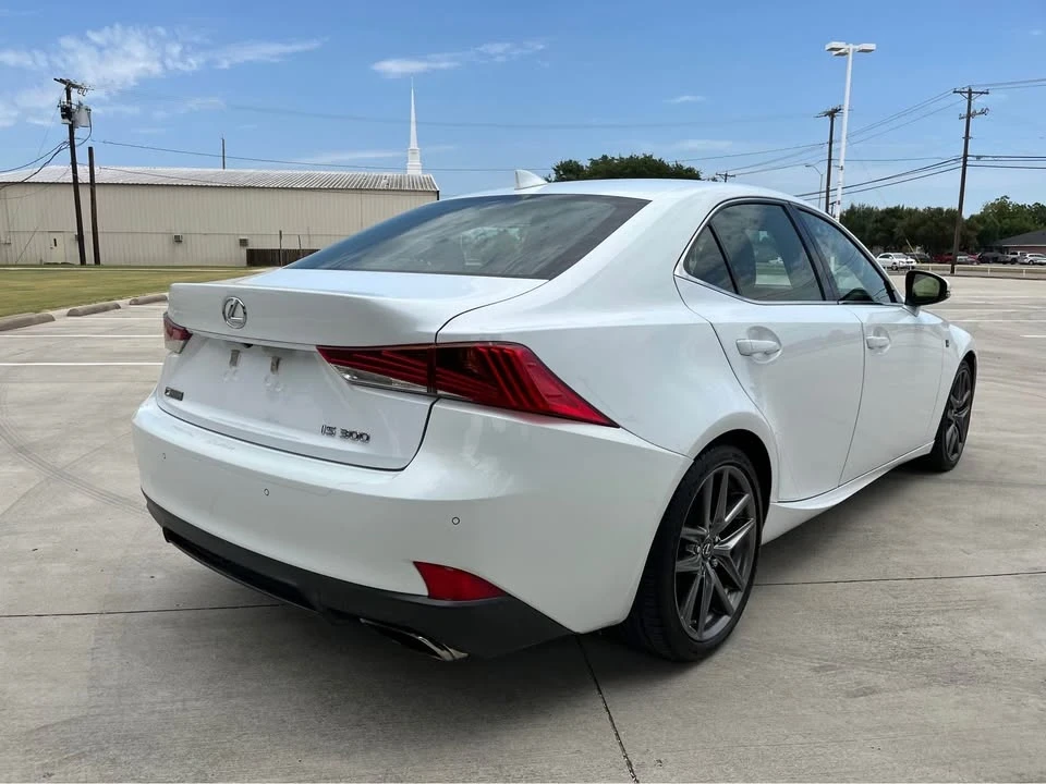 2018 Lexus IS 3rd Gen - Image 4 of 6