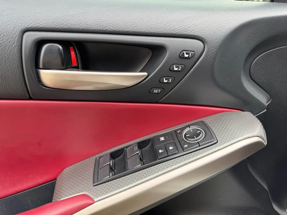 2018 Lexus IS 3rd Gen - Image 17 of 19