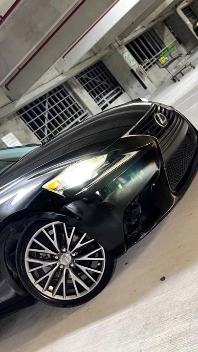 2018 Lexus IS 3rd Gen - Image 11 of 12