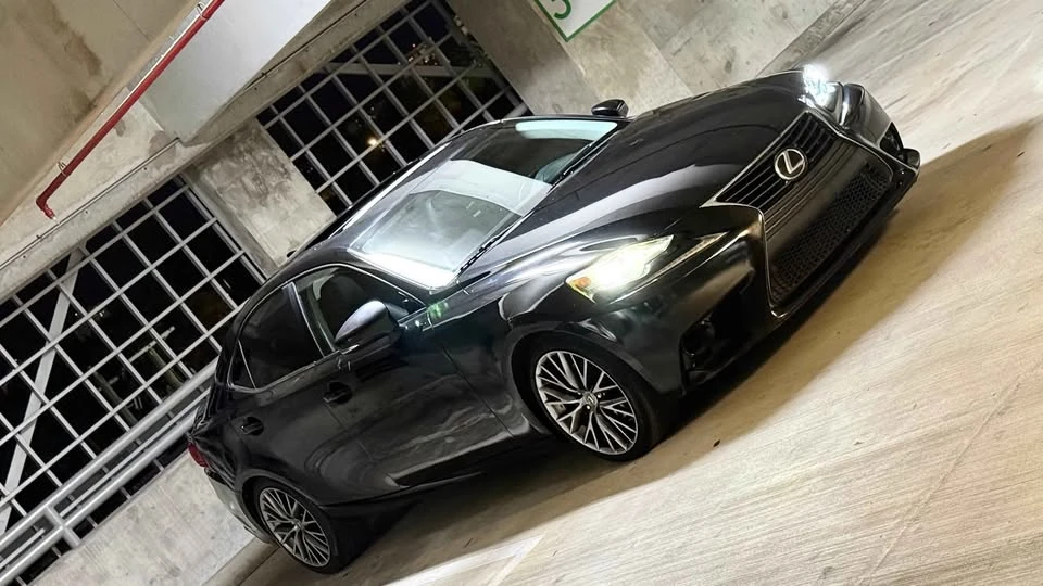 2018 Lexus IS 3rd Gen - Image 8 of 12