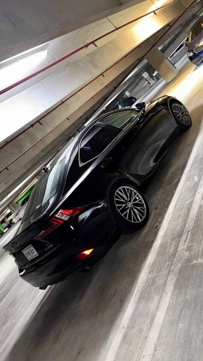2018 Lexus IS 3rd Gen - Image 9 of 12
