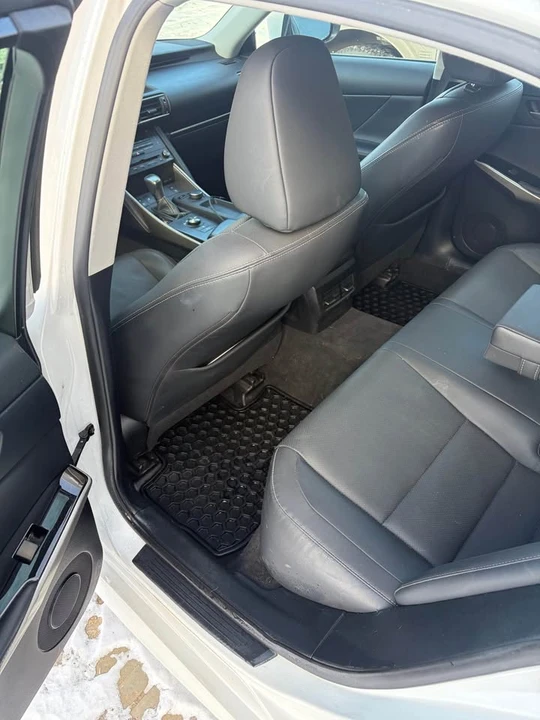 2018 Lexus IS 3rd Gen - Image 5 of 8