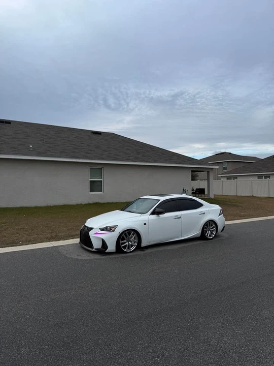 2018 Lexus IS 3rd Gen - Image 6 of 7