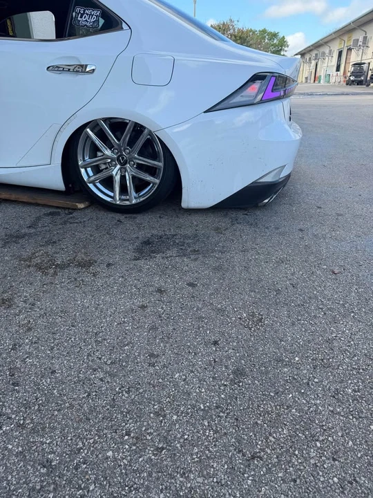 2018 Lexus IS 3rd Gen - Image 2 of 7