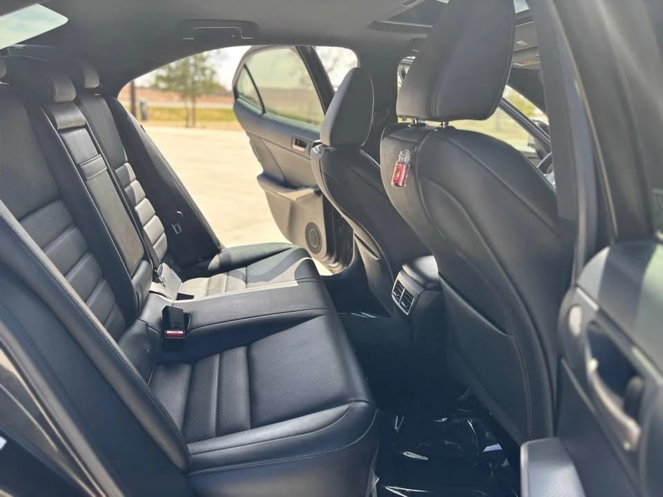 2018 Lexus IS 3rd Gen - Image 15 of 19