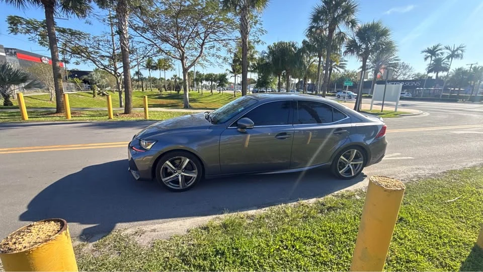 2018 Lexus IS 3rd Gen - Image 5 of 12
