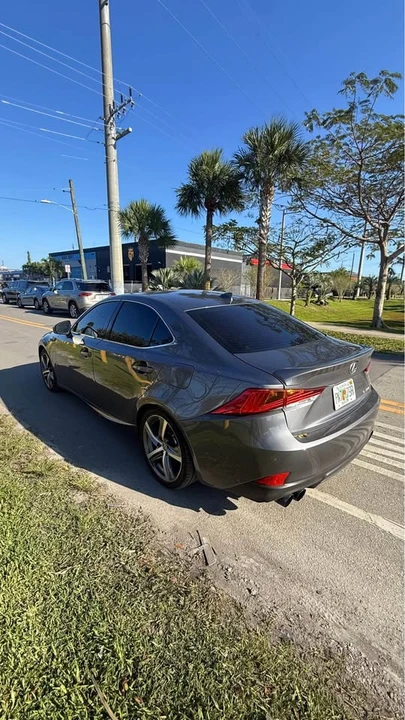 2018 Lexus IS 3rd Gen - Image 4 of 12