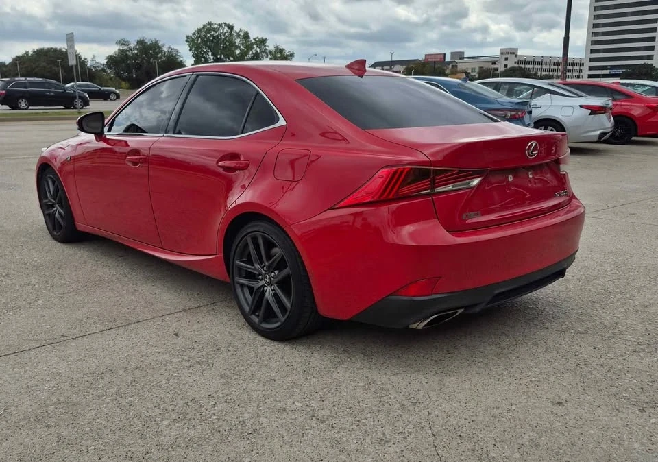 2018 Lexus IS 3rd Gen - Image 5 of 9