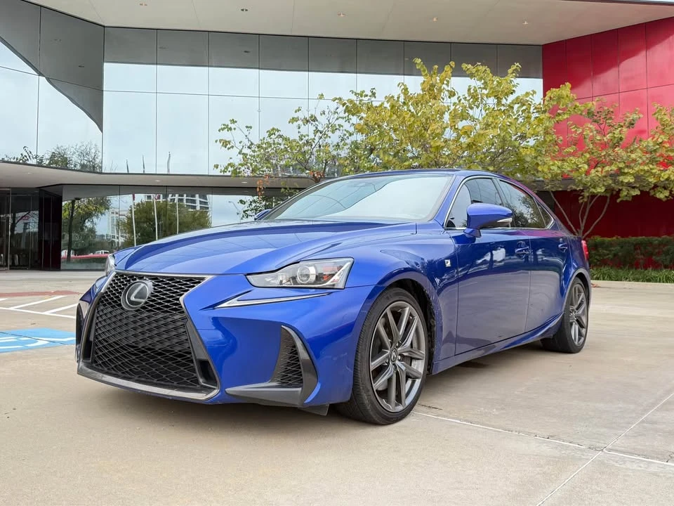 2018 Lexus IS 3rd Gen - Image 2 of 8