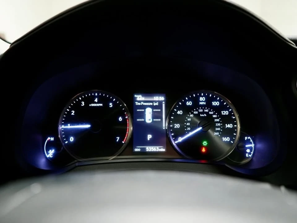 2018 Lexus IS 3rd Gen - Image 15 of 19