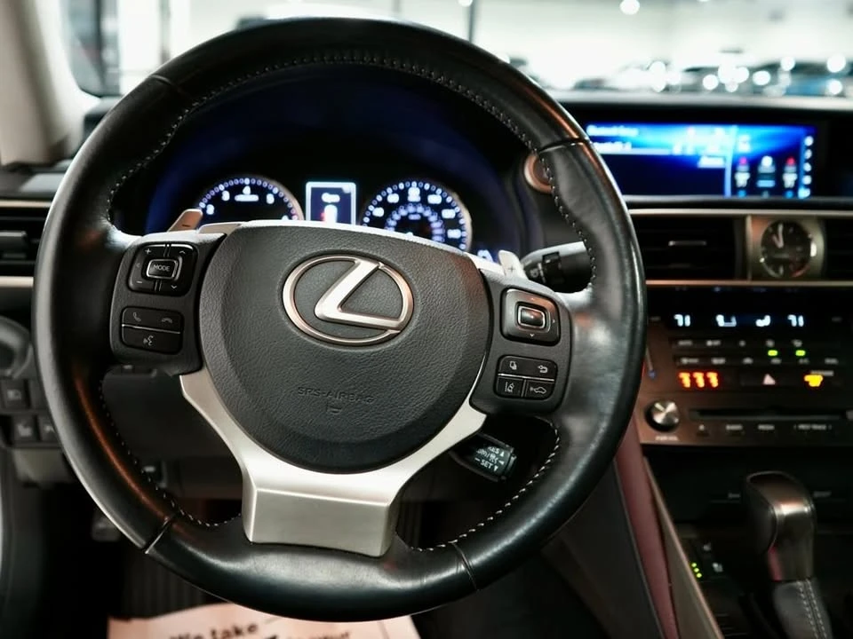 2018 Lexus IS 3rd Gen - Image 16 of 19