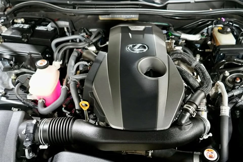 2018 Lexus IS 3rd Gen - Image 13 of 19