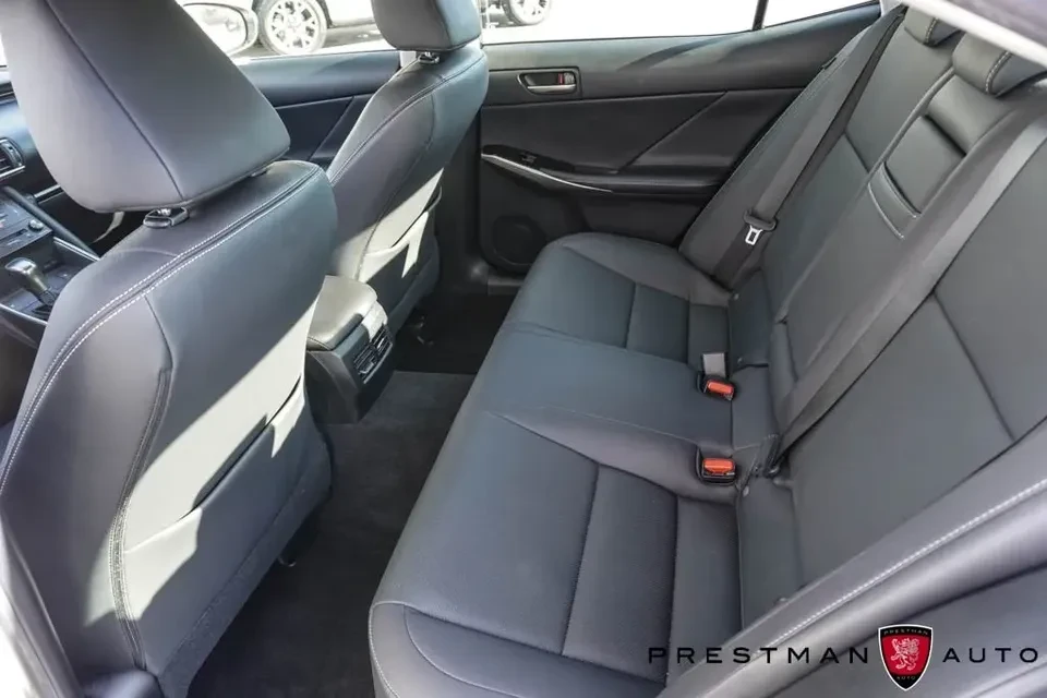 2018 Lexus IS 3rd Gen - Image 4 of 11
