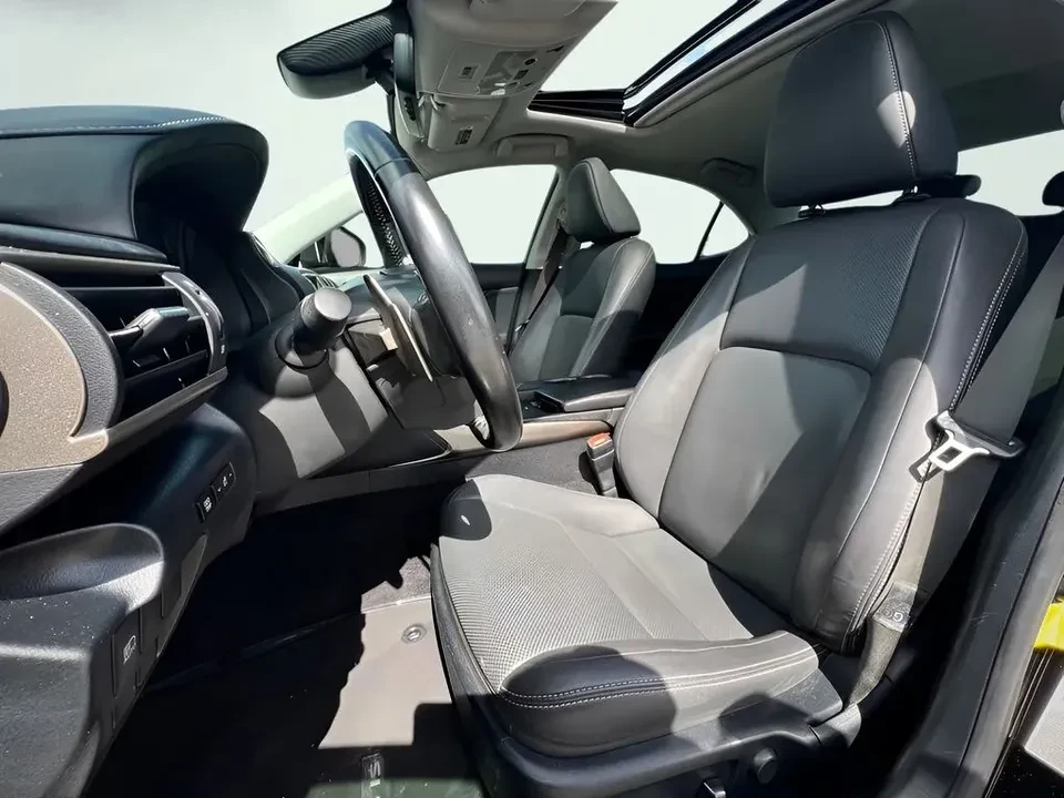 2018 Lexus IS 3rd Gen - Image 17 of 20